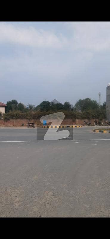 10 Marla Corner Plot For Sale G Block Hot Location On 70 Ft Road