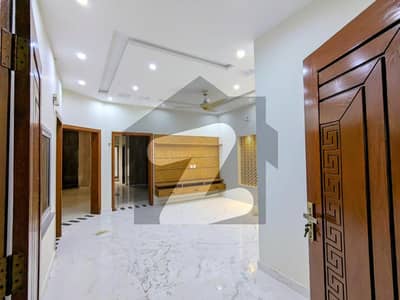 Elegant & Like Brand New 10 Marla House Bahria Town