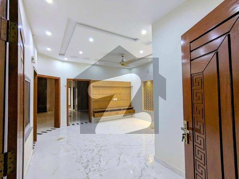 Elegant & Like Brand New 10 Marla House Bahria Town Elegant & Like Brand New 10 Marla House Bahria Town