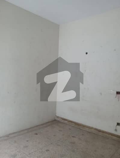 گلشن اقبال - بلاک 10-اے گلشنِ اقبال,گلشنِ اقبال ٹاؤن,کراچی میں 2 کمروں کا 5 مرلہ دفتر 50.0 ہزار میں کرایہ پر دستیاب ہے۔