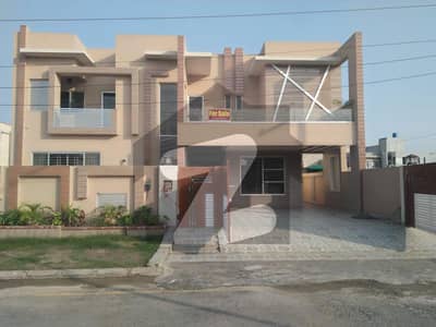 1 KANAL SLIGHTLY USED UPPER PORTION IS AVAILABLE FOR RENT ON TOP LOCATION OF WAPDA TOWN LAHORE