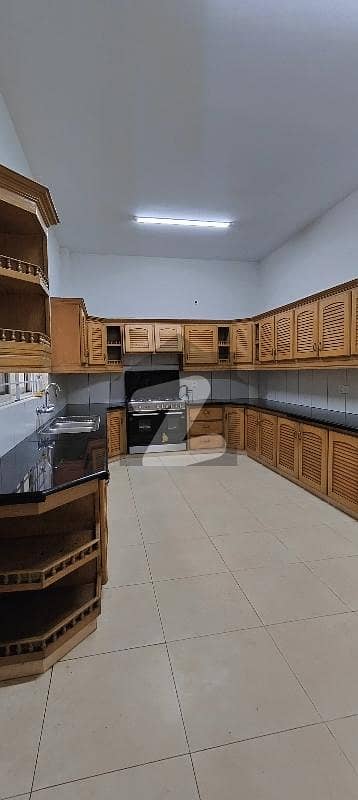 Available for Rent Triple Storey Full House