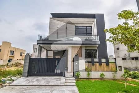 5 MARLA DESIGNER HOUSE FOR SALE NEAR BIG PARK