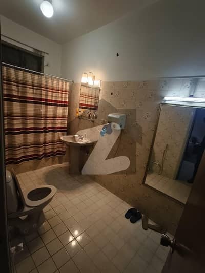 سرفراز رفیقی روڈ کینٹ,لاہور میں 3 کمروں کا 1 کنال مکان 2.5 لاکھ میں کرایہ پر دستیاب ہے۔