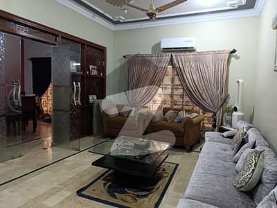 گلستانِ جوہر کراچی میں 5 کمروں کا 1 کنال مکان 7.1 کروڑ میں برائے فروخت۔