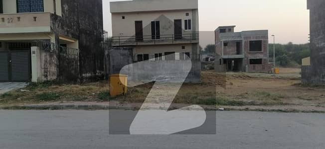 5 MARLA BOULEVARD PLOT FOR SALE IN SECTOR E-3