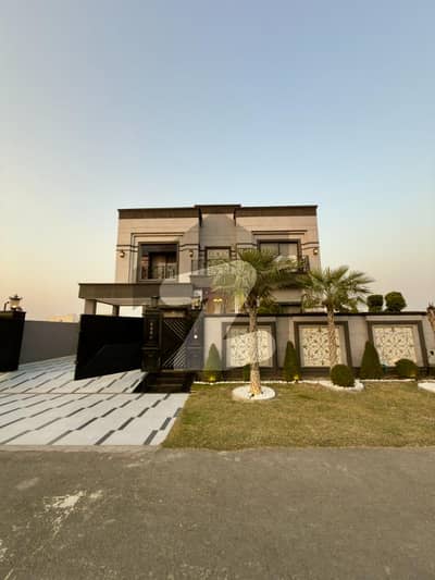 1 KANAL BRAND NEW FULLY FURNISHED VILLA FOR SALE