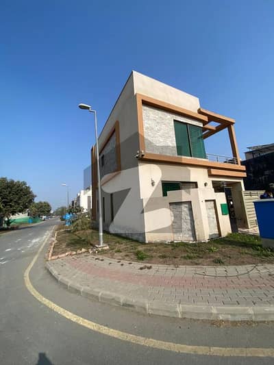 I SELL 5MARLA SLIGHTLY USED HOUSE IN BAHRIA ORCHARD LAHORE PHASE 2 C-BLOCK