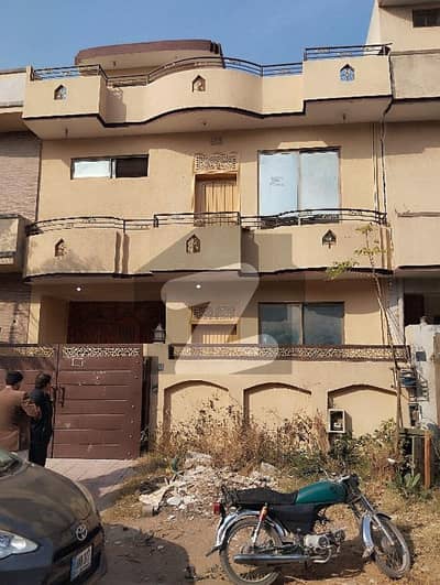 جی ۔ 13 اسلام آباد میں 4 کمروں کا 4 مرلہ مکان 3.08 کروڑ میں برائے فروخت۔