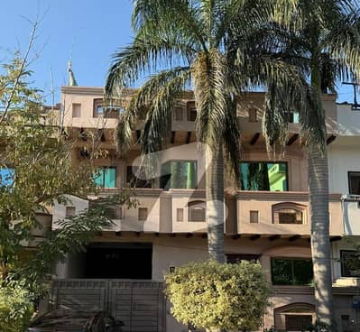 جی ۔ 13 اسلام آباد میں 5 کمروں کا 7 مرلہ مکان 5.35 کروڑ میں برائے فروخت۔