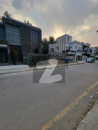 بحریہ آرچرڈ فیز 1 ۔ ایسٹزن بحریہ آرچرڈ فیز 1,بحریہ آرچرڈ,لاہور میں 10 مرلہ رہائشی پلاٹ 1.28 کروڑ میں برائے فروخت۔