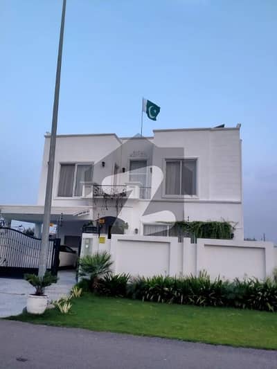 ڈی ایچ اے فیز 8 ڈیفنس (ڈی ایچ اے),لاہور میں 7 کمروں کا 1 کنال مکان 9.6 کروڑ میں برائے فروخت۔ ڈی ایچ اے فیز 8 ڈیفنس (ڈی ایچ اے),لاہور میں 7 کمروں کا 1 کنال مکان 9.6 کروڑ میں برائے فروخت۔