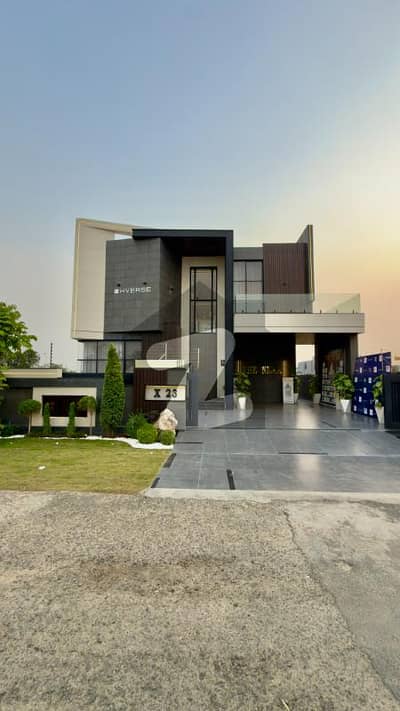 FULLY FURNISHED 1 KANAL MODERN LUXURY VILLA FOR SALE