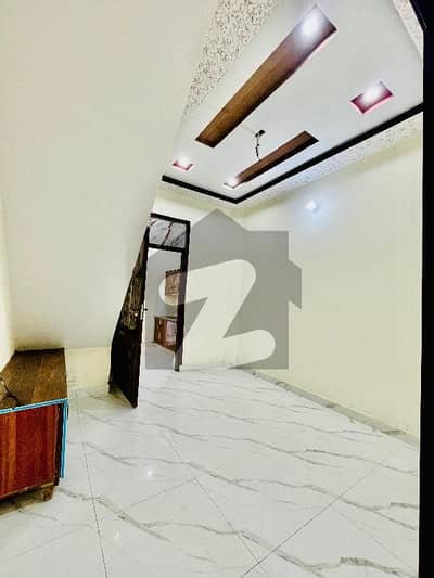 علامہ اقبال ٹاؤن ۔ زینت بلاک علامہ اقبال ٹاؤن,لاہور میں 3 کمروں کا 2 مرلہ مکان 85.0 لاکھ میں برائے فروخت۔