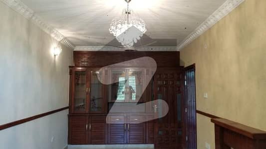 ایف ۔ 6 اسلام آباد میں 3 کمروں کا 18 مرلہ بالائی پورشن 4.2 لاکھ میں کرایہ پر دستیاب ہے۔