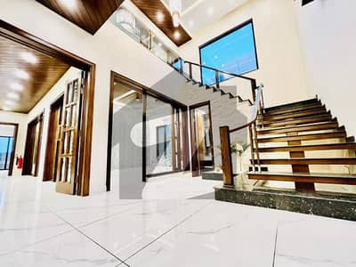 ڈی ایچ اے فیز 6 ڈیفنس (ڈی ایچ اے),لاہور میں 5 کمروں کا 1 کنال مکان 11.25 کروڑ میں برائے فروخت۔