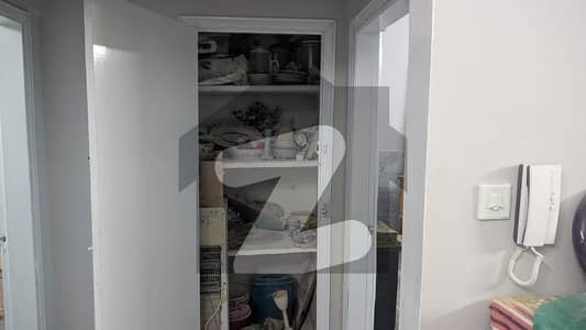 گلستانِ جوہر کراچی میں 6 کمروں کا 10 مرلہ مکان 5.75 کروڑ میں برائے فروخت۔