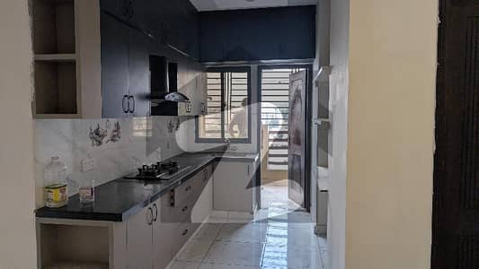 2000 SQ ft 4 bed DD, 4 bed, drawing, dining For Sale newly renovated king presidency, Block 3A Gulistan e Johar