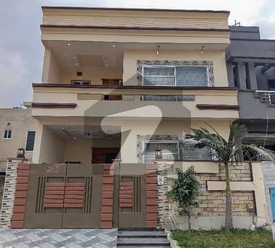 سٹی ہاؤسنگ سوسائٹی گوجرانوالہ میں 3 کمروں کا 5 مرلہ مکان 1.55 کروڑ میں برائے فروخت۔