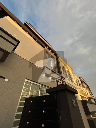 بحریہ نشیمن لاہور میں 2 کمروں کا 5 مرلہ مکان 1.59 کروڑ میں برائے فروخت۔