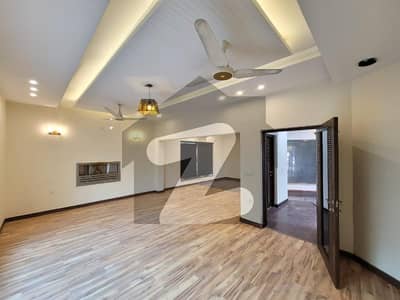 1 Kanal Beautiful House For Rent