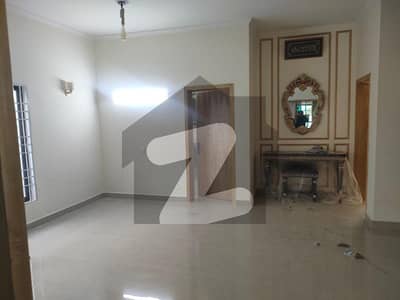 ڈی ایچ اے فیز 3 ڈیفنس (ڈی ایچ اے),لاہور میں 4 کمروں کا 10 مرلہ مکان 2.2 لاکھ میں کرایہ پر دستیاب ہے۔