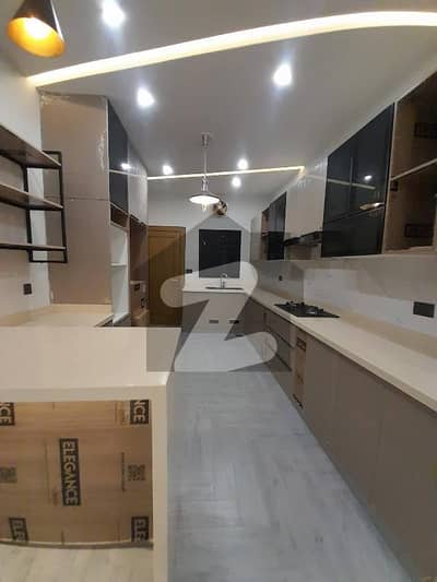 جی ۔ 14/3 جی ۔ 14,اسلام آباد میں 4 کمروں کا 1 کنال بالائی پورشن 1.45 لاکھ میں کرایہ پر دستیاب ہے۔