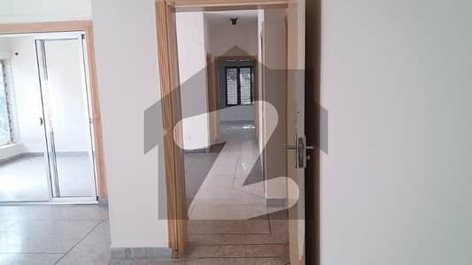 ایف ۔ 6 اسلام آباد میں 2 کمروں کا 1 کنال زیریں پورشن 2.0 لاکھ میں کرایہ پر دستیاب ہے۔