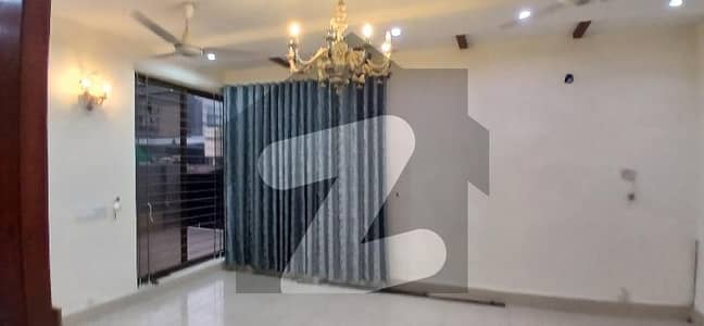 لیک سٹی میڈوز فیز 1 - بلاک ایف لیک سٹی میڈوز فیز 1,لیک سٹی میڈوز,لاہور میں 4 کمروں کا 10 مرلہ مکان 3.9 کروڑ میں برائے فروخت۔