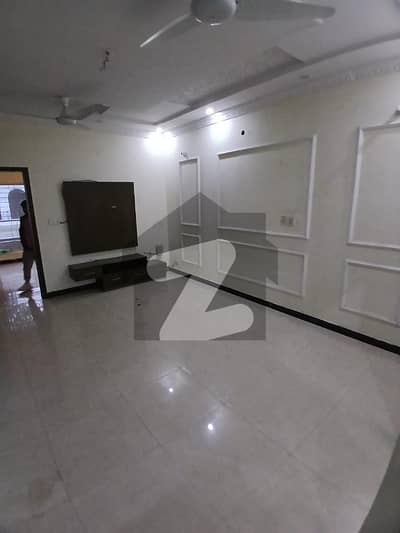 ڈی ایچ اے 11 رہبر لاہور میں 2 کمروں کا 5 مرلہ بالائی پورشن 50.0 ہزار میں کرایہ پر دستیاب ہے۔