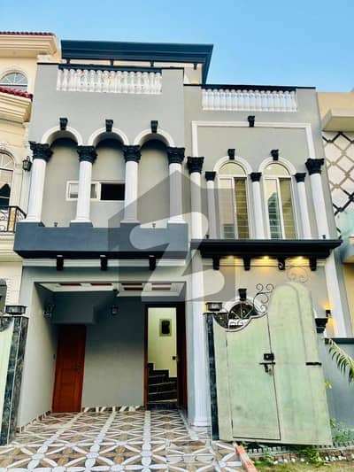 الکبیر ٹاؤن - فیز 2 الکبیر ٹاؤن,رائیونڈ روڈ,لاہور میں 3 کمروں کا 3 مرلہ مکان 1.5 کروڑ میں برائے فروخت۔