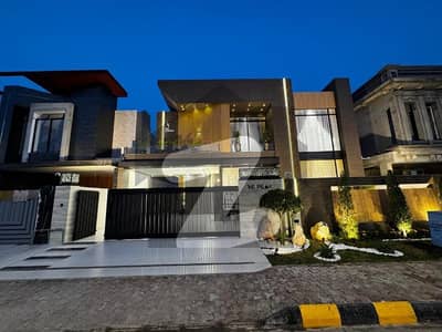 رائل آرچرڈ - بلاک سی رائل آرچرڈ,ملتان پبلک سکول روڈ,ملتان میں 5 کمروں کا 1 کنال مکان 7.5 کروڑ میں برائے فروخت۔