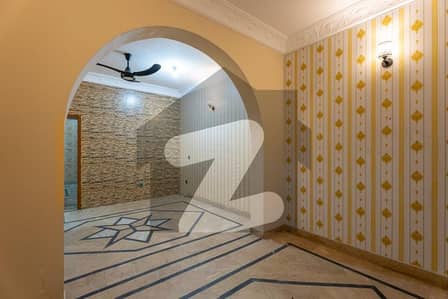 جوہر ٹاؤن فیز 2 جوہر ٹاؤن,لاہور میں 3 کمروں کا 3 مرلہ مکان 1.85 کروڑ میں برائے فروخت۔