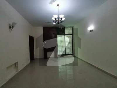 1 1KANAL ELEGANT CORNER FULL HOUSE DOUBLE UNIT AVAILABLE FOR RENT IN BEST BLOCK OF DHA PHASE 1