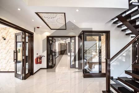 بحریہ ٹاؤن سیکٹر B بحریہ ٹاؤن,لاہور میں 5 کمروں کا 1 کنال مکان 2.25 لاکھ میں کرایہ پر دستیاب ہے۔