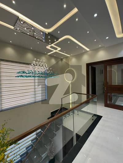 لیک سٹی ۔ سیکٹر ایم ۔ 3اے لیک سٹی,رائیونڈ روڈ,لاہور میں 5 کمروں کا 12 مرلہ مکان 6.5 کروڑ میں برائے فروخت۔