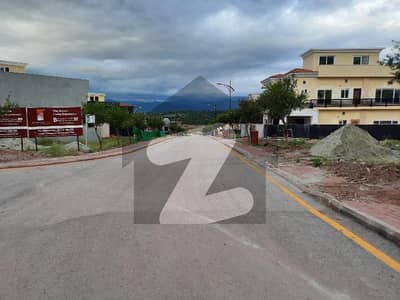 10Marla Ideal Location Park Facing Plot With Stunning Hills View