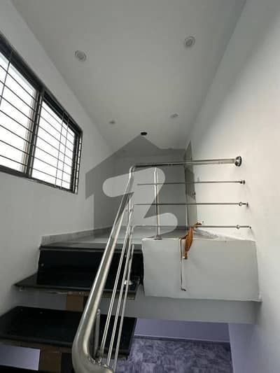 ڈی ایچ اے فیز 5 ڈیفنس (ڈی ایچ اے),لاہور میں 3 کمروں کا 5 مرلہ مکان 1.3 لاکھ میں کرایہ پر دستیاب ہے۔