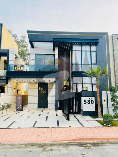 ڈی ایچ اے فیز 6 ڈیفنس (ڈی ایچ اے),لاہور میں 4 کمروں کا 10 مرلہ مکان 5.25 کروڑ میں برائے فروخت۔