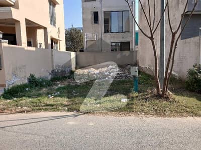 Very Very Low price 5 Marla All Duess Cler with possession DHA 9 Town Block D