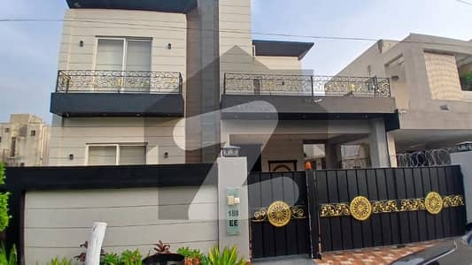 1 Kanal Slightly Used Modern Design Furnished House For Sale In DHA | For Discounted Price And Original Pictures Download The App "Signature Lands".