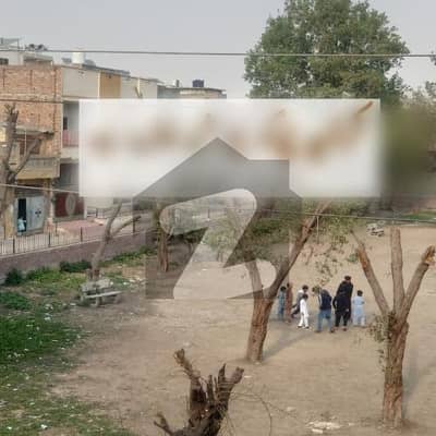 ستیانہ روڈ فیصل آباد میں 3 کمروں کا 5 مرلہ مکان 45.0 ہزار میں کرایہ پر دستیاب ہے۔