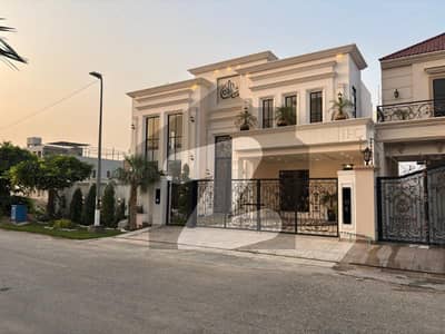 رائل آرچرڈ - بلاک اے رائل آرچرڈ,ملتان پبلک سکول روڈ,ملتان میں 5 کمروں کا 1 کنال مکان 7.0 کروڑ میں برائے فروخت۔