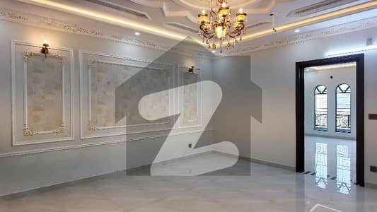10 MARLA TOP LOCATION HOUSE AVAILABLE FOR SALE IN LDA AVENUE - BLOCK M