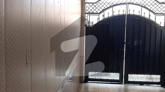 مدینہ ٹاؤن فیصل آباد میں 5 مرلہ بالائی پورشن 30.0 ہزار میں کرایہ پر دستیاب ہے۔