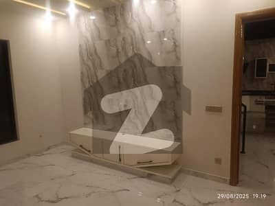 بحریہ ٹاؤن فیز 3 بحریہ ٹاؤن راولپنڈی,راولپنڈی میں 5 کمروں کا 1 کنال مکان 11.99 کروڑ میں برائے فروخت۔