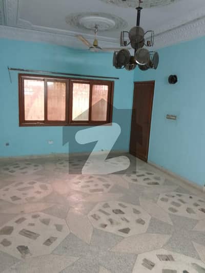 نارتھ کراچی ۔ سیکٹر 11بی نارتھ کراچی,کراچی میں 5 کمروں کا 10 مرلہ گودام 1.1 لاکھ میں کرایہ پر دستیاب ہے۔