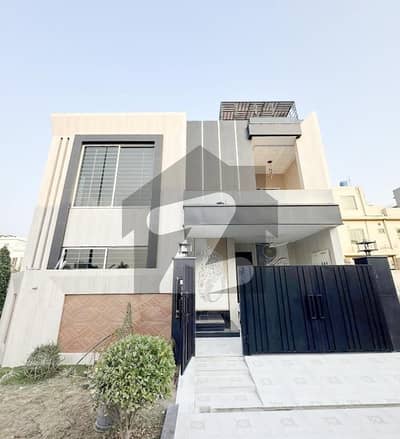 7 Marla Most Luxurious House Available For Rent 7 Marla Most Luxurious House Available For Rent
