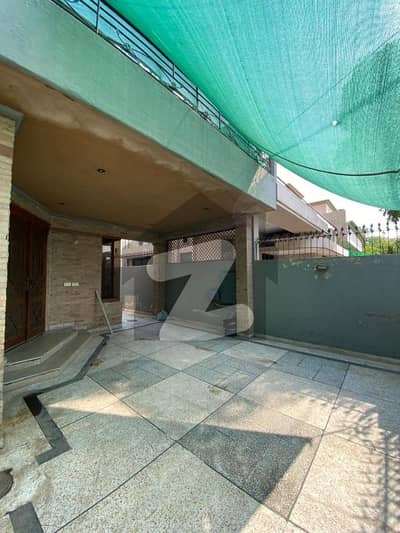 10 Marla Beautiful House for Sale DHA Phase 1