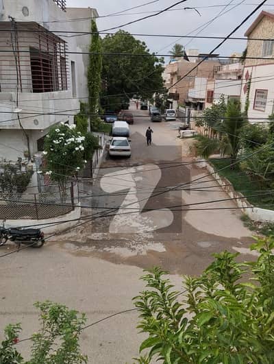 نارتھ کراچی کراچی میں 6 کمروں کا 10 مرلہ مکان 4.25 کروڑ میں برائے فروخت۔